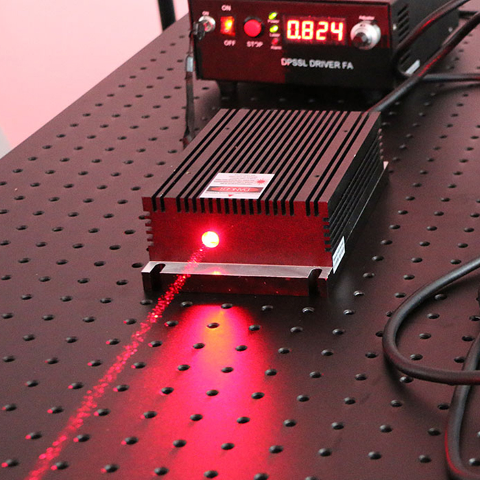 638nm 5W High power Red Semiconductor Laser Modulation 0~30khz Analog or TTL - Click Image to Close